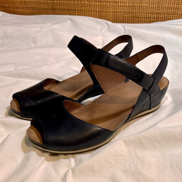 Dansko Vera Burnished Black Sandals - Picture 1 of 8